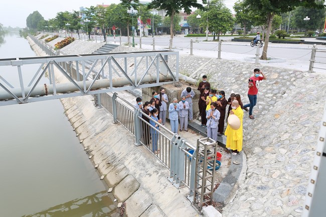 Charity of  Dong Cao pagoda